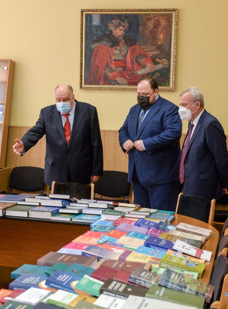 Зустріч Голови ВР України Руслана Стефанчука з провідними науковцями Інституту української мови НАН України. Директор Інституту української мови НАН України Павло Гриценко, Голова ВР України Руслан Стефанчук, Президент НАН України Анатолій Загородній
