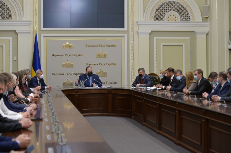 Голова Верховної Ради України Руслан Стефанчук, перший заступник Голови Верховної Ради України Олександр Корнієнко,  заступник Голови Верховної Ради України Олена Кондратюк взяли участь в Урочистій церемонії вручення Премій Верховної Ради України молодим ученим за 2019 рік