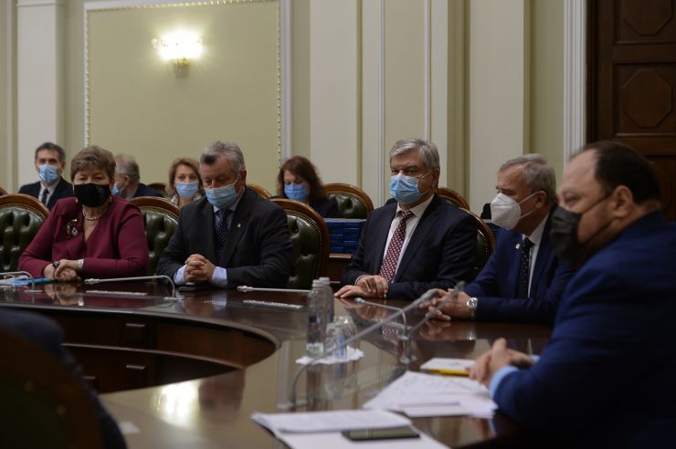 Голова Верховної Ради України Руслан Стефанчук, перший заступник Голови Верховної Ради України Олександр Корнієнко,  заступник Голови Верховної Ради України Олена Кондратюк взяли участь в Урочистій церемонії вручення Премій Верховної Ради України молодим ученим за 2019 рік