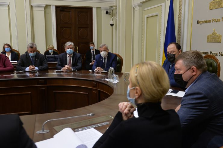Голова Верховної Ради України Руслан Стефанчук, перший заступник Голови Верховної Ради України Олександр Корнієнко,  заступник Голови Верховної Ради України Олена Кондратюк взяли участь в Урочистій церемонії вручення Премій Верховної Ради України молодим ученим за 2019 рік