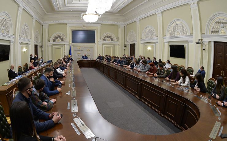 Голова Верховної Ради України Руслан Стефанчук, перший заступник Голови Верховної Ради України Олександр Корнієнко,  заступник Голови Верховної Ради України Олена Кондратюк взяли участь в Урочистій церемонії вручення Премій Верховної Ради України молодим ученим за 2019 рік