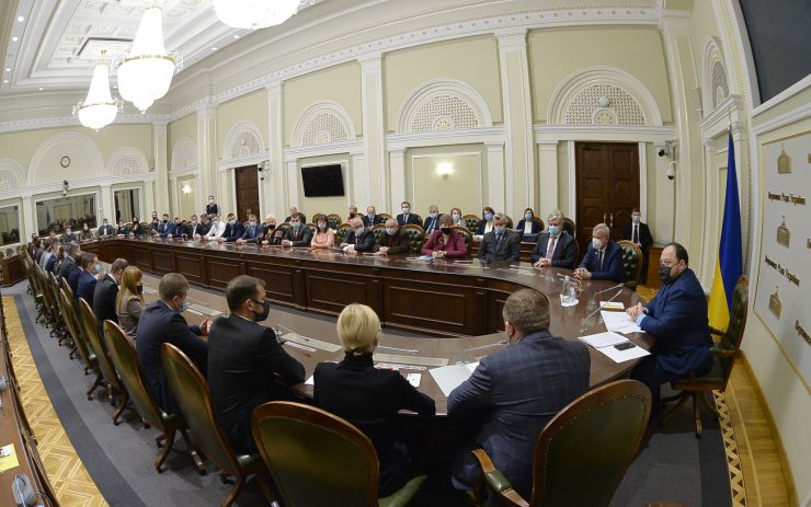 Голова Верховної Ради України Руслан Стефанчук, перший заступник Голови Верховної Ради України Олександр Корнієнко,  заступник Голови Верховної Ради України Олена Кондратюк взяли участь в Урочистій церемонії вручення Премій Верховної Ради України молодим ученим за 2019 рік