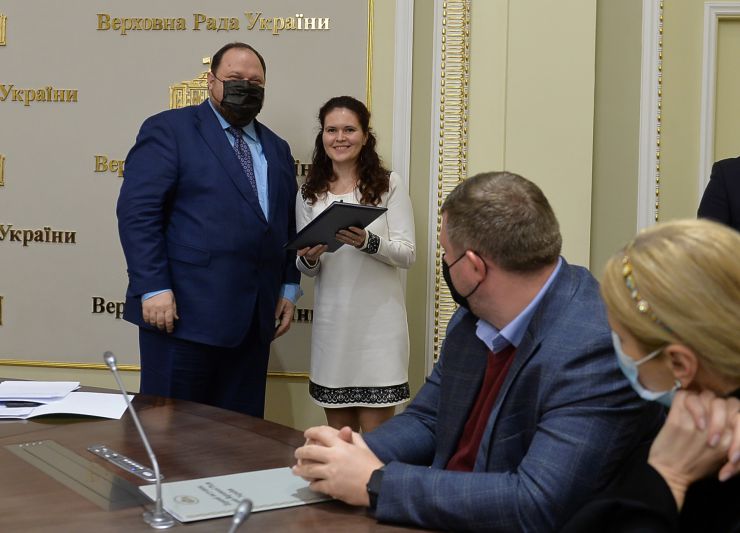 Голова Верховної Ради України Руслан Стефанчук, перший заступник Голови Верховної Ради України Олександр Корнієнко,  заступник Голови Верховної Ради України Олена Кондратюк взяли участь в Урочистій церемонії вручення Премій Верховної Ради України молодим ученим за 2019 рік