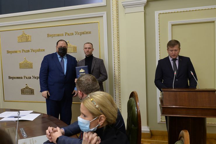 Голова Верховної Ради України Руслан Стефанчук, перший заступник Голови Верховної Ради України Олександр Корнієнко,  заступник Голови Верховної Ради України Олена Кондратюк взяли участь в Урочистій церемонії вручення Премій Верховної Ради України молодим ученим за 2019 рік