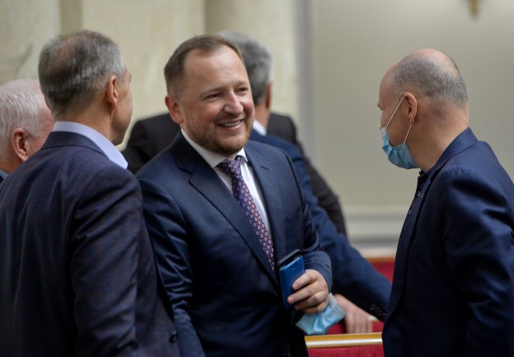Пленарне засідання Верховної Ради України.

Голова Верховної Ради України Руслан Стефанчук відкрив пленарне засідання.
Головуючий повідомив, що 12 листопада 2021 року Центральна виборча комісія зареєструвала народних депутатів України, обраних на проміжних виборах народних депутатів 31 жовтня 2021 року в одномандатному виборчому окрузі №184 Козиря Сергія В’ячеславовича, у виборчому окрузі №197 Войцехівського Віталія Олександровича, обраного на позачергових виборах народних депутатів 21 липня 2019 року в загальнодержавному багатомандатному виборчому окрузі Кострійчука Сергія Володимировича за політичним списком політичної партії «Слуга народу». 
Новообрані народні депутати склали присягу перед Верховною Радою.
Народні депутати розглянули правки до законопроекту про медіацію, №3504. 
За результатами голосування законопроект 302 голосами прийнято у другому читанні і в цілому.
Павло Сушко День народження
