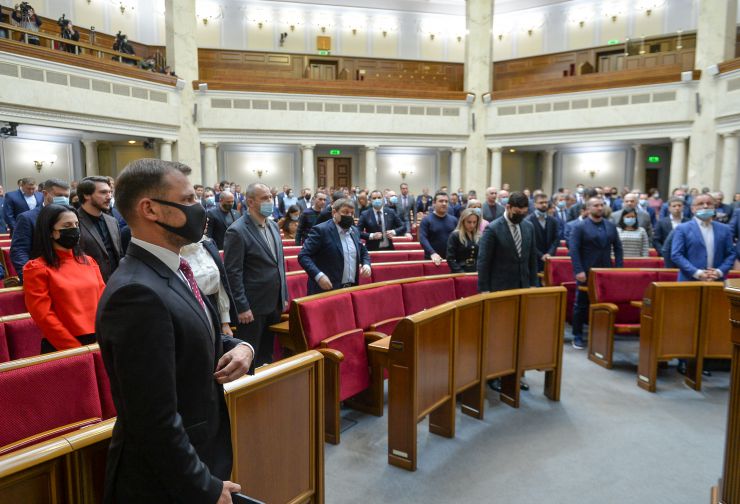 Пленарне засідання Верховної Ради України.

Голова Верховної Ради України Руслан Стефанчук відкрив пленарне засідання.
Головуючий повідомив, що 12 листопада 2021 року Центральна виборча комісія зареєструвала народних депутатів України, обраних на проміжних виборах народних депутатів 31 жовтня 2021 року в одномандатному виборчому окрузі №184 Козиря Сергія В’ячеславовича, у виборчому окрузі №197 Войцехівського Віталія Олександровича, обраного на позачергових виборах народних депутатів 21 липня 2019 року в загальнодержавному багатомандатному виборчому окрузі Кострійчука Сергія Володимировича за політичним списком політичної партії «Слуга народу». 
Новообрані народні депутати склали присягу перед Верховною Радою.
Народні депутати розглянули правки до законопроекту про медіацію, №3504. 
За результатами голосування законопроект 302 голосами прийнято у другому читанні і в цілому.
