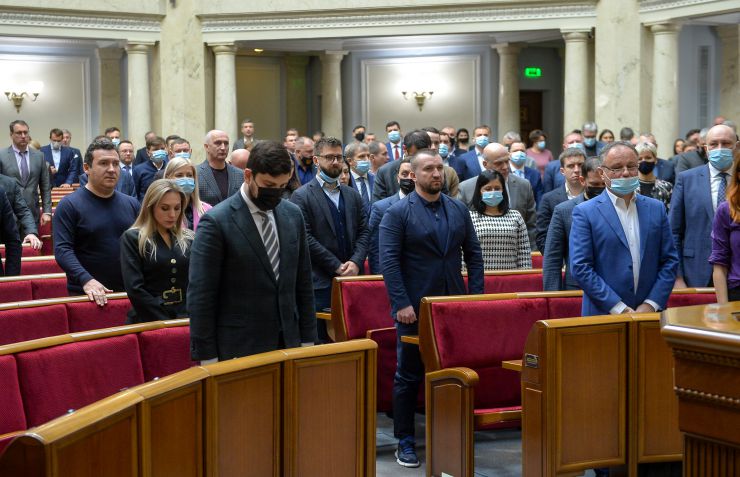 Пленарне засідання Верховної Ради України.

Голова Верховної Ради України Руслан Стефанчук відкрив пленарне засідання.
Головуючий повідомив, що 12 листопада 2021 року Центральна виборча комісія зареєструвала народних депутатів України, обраних на проміжних виборах народних депутатів 31 жовтня 2021 року в одномандатному виборчому окрузі №184 Козиря Сергія В’ячеславовича, у виборчому окрузі №197 Войцехівського Віталія Олександровича, обраного на позачергових виборах народних депутатів 21 липня 2019 року в загальнодержавному багатомандатному виборчому окрузі Кострійчука Сергія Володимировича за політичним списком політичної партії «Слуга народу». 
Новообрані народні депутати склали присягу перед Верховною Радою.
Народні депутати розглянули правки до законопроекту про медіацію, №3504. 
За результатами голосування законопроект 302 голосами прийнято у другому читанні і в цілому.
