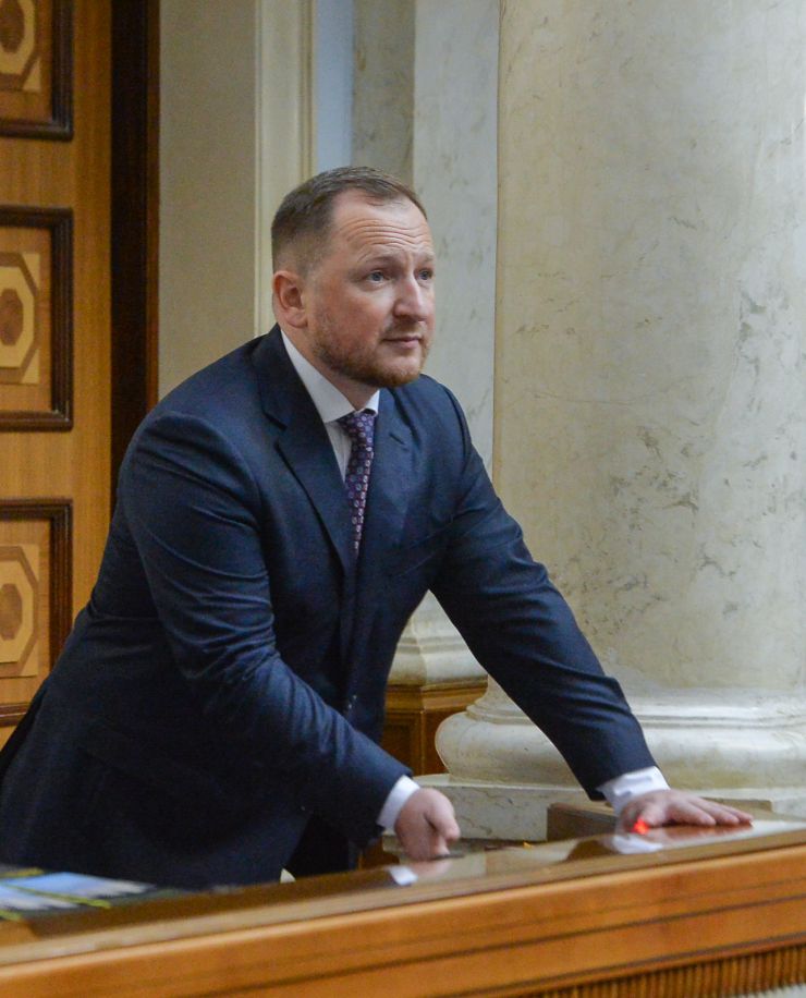 Пленарне засідання Верховної Ради України.

Голова Верховної Ради України Руслан Стефанчук відкрив пленарне засідання.
Головуючий повідомив, що 12 листопада 2021 року Центральна виборча комісія зареєструвала народних депутатів України, обраних на проміжних виборах народних депутатів 31 жовтня 2021 року в одномандатному виборчому окрузі №184 Козиря Сергія В’ячеславовича, у виборчому окрузі №197 Войцехівського Віталія Олександровича, обраного на позачергових виборах народних депутатів 21 липня 2019 року в загальнодержавному багатомандатному виборчому окрузі Кострійчука Сергія Володимировича за політичним списком політичної партії «Слуга народу». 
Новообрані народні депутати склали присягу перед Верховною Радою.
Народні депутати розглянули правки до законопроекту про медіацію, №3504. 
За результатами голосування законопроект 302 голосами прийнято у другому читанні і в цілому.
Павло Сушко День народження
