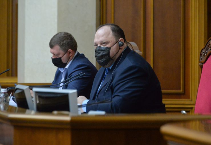 Пленарне засідання Верховної Ради України.

Голова Верховної Ради України Руслан Стефанчук відкрив пленарне засідання.
Головуючий повідомив, що 12 листопада 2021 року Центральна виборча комісія зареєструвала народних депутатів України, обраних на проміжних виборах народних депутатів 31 жовтня 2021 року в одномандатному виборчому окрузі №184 Козиря Сергія В’ячеславовича, у виборчому окрузі №197 Войцехівського Віталія Олександровича, обраного на позачергових виборах народних депутатів 21 липня 2019 року в загальнодержавному багатомандатному виборчому окрузі Кострійчука Сергія Володимировича за політичним списком політичної партії «Слуга народу». 
Новообрані народні депутати склали присягу перед Верховною Радою.
Народні депутати розглянули правки до законопроекту про медіацію, №3504. 
За результатами голосування законопроект 302 голосами прийнято у другому читанні і в цілому.
