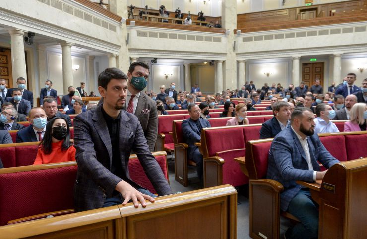 Пленарне засідання Верховної Ради України.

Голова Верховної Ради України Руслан Стефанчук відкрив пленарне засідання.
Головуючий повідомив, що 12 листопада 2021 року Центральна виборча комісія зареєструвала народних депутатів України, обраних на проміжних виборах народних депутатів 31 жовтня 2021 року в одномандатному виборчому окрузі №184 Козиря Сергія В’ячеславовича, у виборчому окрузі №197 Войцехівського Віталія Олександровича, обраного на позачергових виборах народних депутатів 21 липня 2019 року в загальнодержавному багатомандатному виборчому окрузі Кострійчука Сергія Володимировича за політичним списком політичної партії «Слуга народу». 
Новообрані народні депутати склали присягу перед Верховною Радою.
Народні депутати розглянули правки до законопроекту про медіацію, №3504. 
За результатами голосування законопроект 302 голосами прийнято у другому читанні і в цілому.
