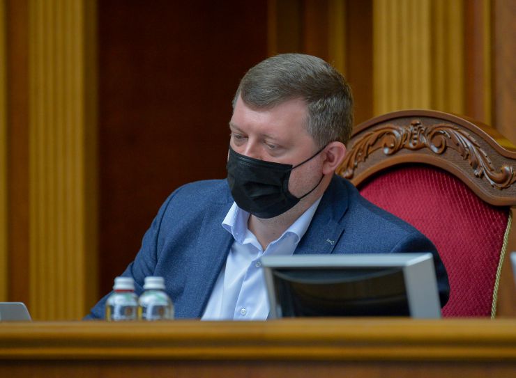 Пленарне засідання Верховної Ради України.

Голова Верховної Ради України Руслан Стефанчук відкрив пленарне засідання.
Головуючий повідомив, що 12 листопада 2021 року Центральна виборча комісія зареєструвала народних депутатів України, обраних на проміжних виборах народних депутатів 31 жовтня 2021 року в одномандатному виборчому окрузі №184 Козиря Сергія В’ячеславовича, у виборчому окрузі №197 Войцехівського Віталія Олександровича, обраного на позачергових виборах народних депутатів 21 липня 2019 року в загальнодержавному багатомандатному виборчому окрузі Кострійчука Сергія Володимировича за політичним списком політичної партії «Слуга народу». 
Новообрані народні депутати склали присягу перед Верховною Радою.
Народні депутати розглянули правки до законопроекту про медіацію, №3504. 
За результатами голосування законопроект 302 голосами прийнято у другому читанні і в цілому.
Олександр Корнієнко
