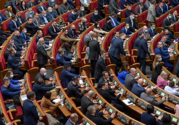 Пленарне засідання Верховної Ради України.

Голова Верховної Ради України Руслан Стефанчук відкрив пленарне засідання.
Головуючий повідомив, що 12 листопада 2021 року Центральна виборча комісія зареєструвала народних депутатів України, обраних на проміжних виборах народних депутатів 31 жовтня 2021 року в одномандатному виборчому окрузі №184 Козиря Сергія В’ячеславовича, у виборчому окрузі №197 Войцехівського Віталія Олександровича, обраного на позачергових виборах народних депутатів 21 липня 2019 року в загальнодержавному багатомандатному виборчому окрузі Кострійчука Сергія Володимировича за політичним списком політичної партії «Слуга народу». 
Новообрані народні депутати склали присягу перед Верховною Радою.
Народні депутати розглянули правки до законопроекту про медіацію, №3504. 
За результатами голосування законопроект 302 голосами прийнято у другому читанні і в цілому.
