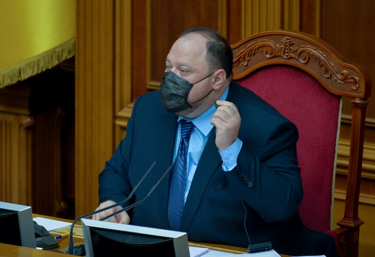 Пленарне засідання Верховної Ради України.

Голова Верховної Ради України Руслан Стефанчук відкрив пленарне засідання.
Головуючий повідомив, що 12 листопада 2021 року Центральна виборча комісія зареєструвала народних депутатів України, обраних на проміжних виборах народних депутатів 31 жовтня 2021 року в одномандатному виборчому окрузі №184 Козиря Сергія В’ячеславовича, у виборчому окрузі №197 Войцехівського Віталія Олександровича, обраного на позачергових виборах народних депутатів 21 липня 2019 року в загальнодержавному багатомандатному виборчому окрузі Кострійчука Сергія Володимировича за політичним списком політичної партії «Слуга народу». 
Новообрані народні депутати склали присягу перед Верховною Радою.
Народні депутати розглянули правки до законопроекту про медіацію, №3504. 
За результатами голосування законопроект 302 голосами прийнято у другому читанні і в цілому.
