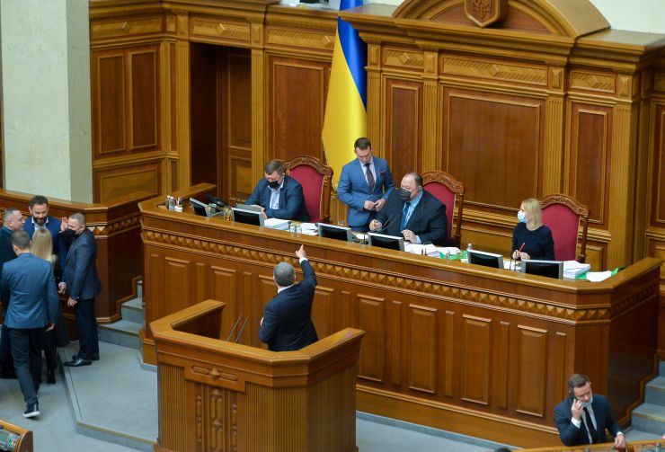 Пленарне засідання Верховної Ради України.

Голова Верховної Ради України Руслан Стефанчук відкрив пленарне засідання.
Головуючий повідомив, що 12 листопада 2021 року Центральна виборча комісія зареєструвала народних депутатів України, обраних на проміжних виборах народних депутатів 31 жовтня 2021 року в одномандатному виборчому окрузі №184 Козиря Сергія В’ячеславовича, у виборчому окрузі №197 Войцехівського Віталія Олександровича, обраного на позачергових виборах народних депутатів 21 липня 2019 року в загальнодержавному багатомандатному виборчому окрузі Кострійчука Сергія Володимировича за політичним списком політичної партії «Слуга народу». 
Новообрані народні депутати склали присягу перед Верховною Радою.
Народні депутати розглянули правки до законопроекту про медіацію, №3504. 
За результатами голосування законопроект 302 голосами прийнято у другому читанні і в цілому.
