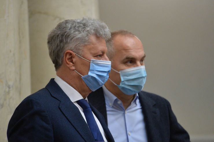 Пленарне засідання Верховної Ради України.

Голова Верховної Ради України Руслан Стефанчук відкрив пленарне засідання.
Народні депутати розглянули правки до проекту Закону про мультимодальні перевезення №4258. 
Законопроект 298 голосами «за» прийнято у другому читанні і в цілому.
Народні депутати розглянули правки до проекту Закону про внесення змін до адміністративного та кримінального законодавства щодо запровадження діяльності Бюро економічної безпеки України №3959-1. 
Верховна Рада 296 голосами «за» прийняла законопроект у другому читанні та в цілому.
Юрій Бойко, Нестор Шуфрич – ОПЗЖ
