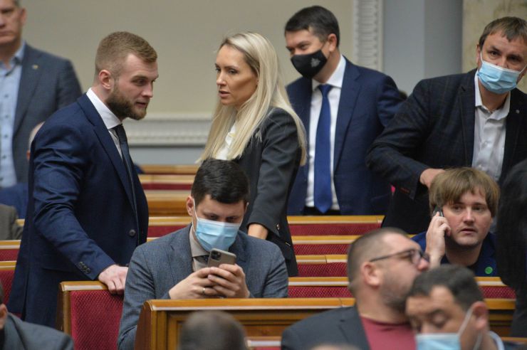 Пленарне засідання Верховної Ради України.

Голова Верховної Ради України Руслан Стефанчук відкрив пленарне засідання.
Народні депутати розглянули правки до проекту Закону про мультимодальні перевезення №4258. 
Законопроект 298 голосами «за» прийнято у другому читанні і в цілому.
Народні депутати розглянули правки до проекту Закону про внесення змін до адміністративного та кримінального законодавства щодо запровадження діяльності Бюро економічної безпеки України №3959-1. 
Верховна Рада 296 голосами «за» прийняла законопроект у другому читанні та в цілому.
Артем Дмитрук -позафрак, Ольга Саладуха – СН

