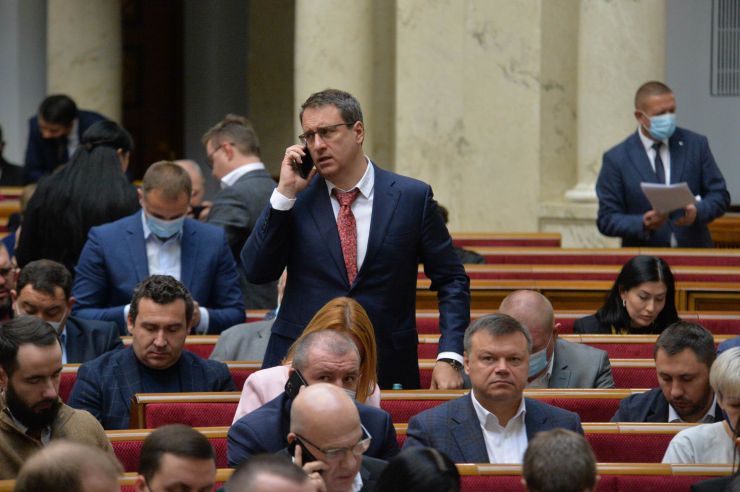 Пленарне засідання Верховної Ради України.

Голова Верховної Ради України Руслан Стефанчук відкрив пленарне засідання.
Народні депутати розглянули правки до проекту Закону про мультимодальні перевезення №4258. 
Законопроект 298 голосами «за» прийнято у другому читанні і в цілому.
Народні депутати розглянули правки до проекту Закону про внесення змін до адміністративного та кримінального законодавства щодо запровадження діяльності Бюро економічної безпеки України №3959-1. 
Верховна Рада 296 голосами «за» прийняла законопроект у другому читанні та в цілому.
Владлен Неклюдов -СН
