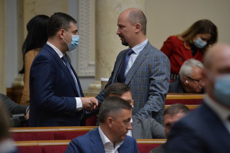 Пленарне засідання Верховної Ради України.

Голова Верховної Ради України Руслан Стефанчук відкрив пленарне засідання.
Народні депутати розглянули правки до проекту Закону про мультимодальні перевезення №4258. 
Законопроект 298 голосами «за» прийнято у другому читанні і в цілому.
Народні депутати розглянули правки до проекту Закону про внесення змін до адміністративного та кримінального законодавства щодо запровадження діяльності Бюро економічної безпеки України №3959-1. 
Верховна Рада 296 голосами «за» прийняла законопроект у другому читанні та в цілому.
