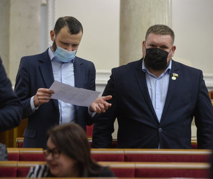 Пленарне засідання Верховної Ради України.

Голова Верховної Ради України Руслан Стефанчук відкрив пленарне засідання.
Головуючий повідомив, що у засіданні беруть участь Прем’єр-міністр Денис Шмигаль та члени Кабінету Міністрів.
Головуючий надав слово для виступу Міністру внутрішніх справ Денису Монастирському.
Клочко Андрій
