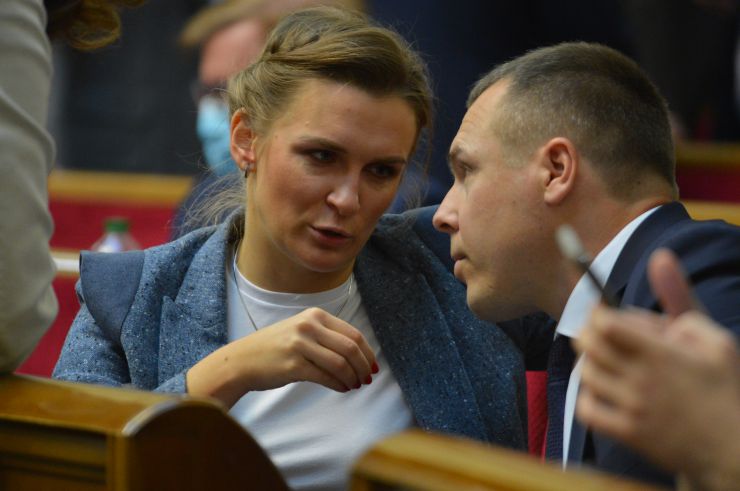 Пленарне засідання Верховної Ради України.

Голова Верховної Ради України Руслан Стефанчук відкрив пленарне засідання.
Проект Постанови про проміжний звіт Тимчасової слідчої комісії Верховної Ради України з питань розслідування можливих протиправних дій представників органів державної влади та інших осіб, що могли сприяти порушенню державного суверенітету, територіальної цілісності та недоторканості України і становити загрозу національній безпеці України, №6324, доповіла Голова Тимчасової слідчої комісії Мар’яна Безугла.
Верховна Рада України взяла до відома проміжний звіт ТСК і продовжила її роботу.

Прийнято Постанову 