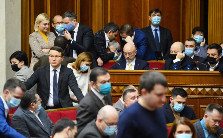 Пленарне засідання Верховної Ради України.

Голова Верховної Ради України Руслан Стефанчук відкрив пленарне засідання. 

Руслан Стефанчук зазначив, що Україна щороку 3 грудня разом зі світовою спільною відзначає Міжнародний день людей з інвалідністю, який проголошений Генеральною асамблеєю ООН у 1992 р.
Головуючий надав слово для виступу, виступив Мотиваційний спікер, амбасадор ЮНІСЕФ з питань інклюзії Яніс МакДевід

Головуючий повідомив, що у засіданні беруть участь Прем’єр-міністр Денис Шмигаль та члени Кабінету Міністрів. 
За пропозицією депутатських фракцій і груп члени Уряду відповідатимуть на запитання про обороноздатність України у 2021 році: безпекові підсумки року і перспективи.
Головуючий надав слово для виступу Міністру оборони Олексію Резнікову.
