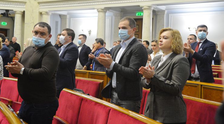 Пленарне засідання Верховної Ради України.

Голова Верховної Ради України Руслан Стефанчук відкрив пленарне засідання. 

Руслан Стефанчук зазначив, що Україна щороку 3 грудня разом зі світовою спільною відзначає Міжнародний день людей з інвалідністю, який проголошений Генеральною асамблеєю ООН у 1992 р.
Головуючий надав слово для виступу, виступив Мотиваційний спікер, амбасадор ЮНІСЕФ з питань інклюзії Яніс МакДевід

Головуючий повідомив, що у засіданні беруть участь Прем’єр-міністр Денис Шмигаль та члени Кабінету Міністрів. 
За пропозицією депутатських фракцій і груп члени Уряду відповідатимуть на запитання про обороноздатність України у 2021 році: безпекові підсумки року і перспективи.
Головуючий надав слово для виступу Міністру оборони Олексію Резнікову.
