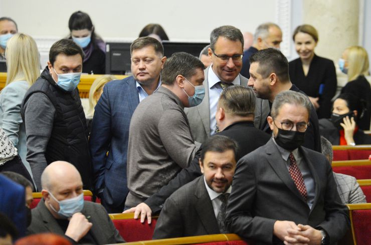 Пленарне засідання Верховної Ради України.

Голова Верховної Ради України Руслан Стефанчук відкрив пленарне засідання. 

Руслан Стефанчук зазначив, що Україна щороку 3 грудня разом зі світовою спільною відзначає Міжнародний день людей з інвалідністю, який проголошений Генеральною асамблеєю ООН у 1992 р.
Головуючий надав слово для виступу, виступив Мотиваційний спікер, амбасадор ЮНІСЕФ з питань інклюзії Яніс МакДевід

Головуючий повідомив, що у засіданні беруть участь Прем’єр-міністр Денис Шмигаль та члени Кабінету Міністрів. 
За пропозицією депутатських фракцій і груп члени Уряду відповідатимуть на запитання про обороноздатність України у 2021 році: безпекові підсумки року і перспективи.
Головуючий надав слово для виступу Міністру оборони Олексію Резнікову.
