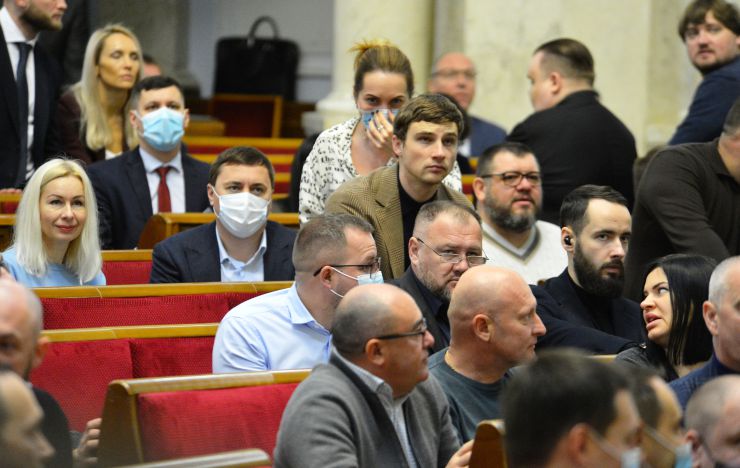 Пленарне засідання Верховної Ради України.

Голова Верховної Ради України Руслан Стефанчук відкрив пленарне засідання. 

Руслан Стефанчук зазначив, що Україна щороку 3 грудня разом зі світовою спільною відзначає Міжнародний день людей з інвалідністю, який проголошений Генеральною асамблеєю ООН у 1992 р.
Головуючий надав слово для виступу, виступив Мотиваційний спікер, амбасадор ЮНІСЕФ з питань інклюзії Яніс МакДевід

Головуючий повідомив, що у засіданні беруть участь Прем’єр-міністр Денис Шмигаль та члени Кабінету Міністрів. 
За пропозицією депутатських фракцій і груп члени Уряду відповідатимуть на запитання про обороноздатність України у 2021 році: безпекові підсумки року і перспективи.
Головуючий надав слово для виступу Міністру оборони Олексію Резнікову.
