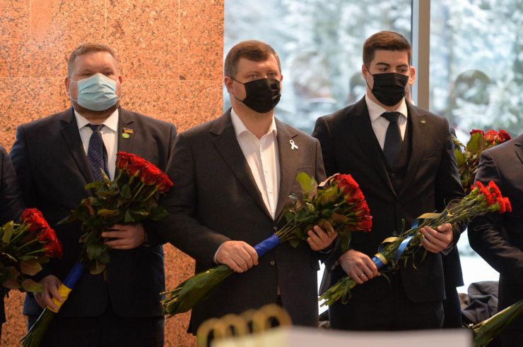 Перший заступник Голови Верховної Ради України Олександр Корнієнко  та народні депутати вшанували пам’ять загиблих за свободу України воїнів в День ЗСУ в Меморіальному комплексі в Міністерстві оборони