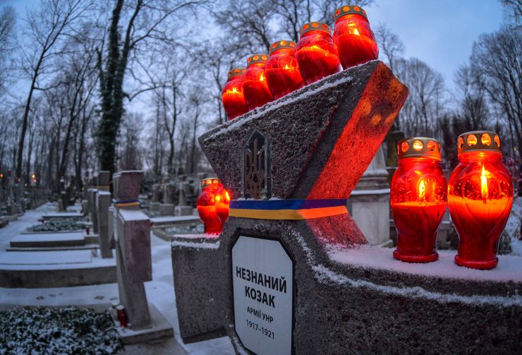 м.Варшава. Робочий візит Голови Верховної Ради України Руслана Стефанчука до Республіки Польща з метою участі у XI Сесії Міжпарламентської Асамблеї Верховної Ради України, Сейму i Сенату Республіки Польща nа Сеймасу Литовської Республіки.
Зустрічають: Маршалек Сенату Республіки Польща проф. Томаш Гродзький
Надзвичайний і Повноважний Посол України в Республіці Польща Андрій Дещиця
Покладання вінка до пам’ятника воїнам Української Народної Республіки на Вольському православному цвинтарі
