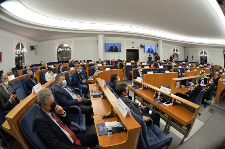 Робочий візит Голови Верховної Ради України Руслана Стефанчука до Республіки Польща з метою участі у XI Сесії Міжпарламентської Асамблеї Верховної Ради України, Сейму i Сенату Республіки Польща nа Сеймасу Литовської Республіки.
Перехід Голови Верховної Ради України Руслана Стефанчука  до кабінету Маршалка Сенату РП Томаша Гродзького для короткої вітальної розмови. 
Спільний перехід Голови Верховної Ради України Руслана Стефанчука, Голови Сеймасу Литовської Республіки Вікторія Чміліте-Нільсен та Маршалка Сенату Республіки Польща проф.  Томаша Гродзького до місця проведення засідання Міжпарламентської асамблеї (зала пленарних засідань Сенату РП). 
Відкриття XI сесії Міжпарламентської асамблеї Верховної Ради України, Сейму і Сенату Республіки Польща та Сеймасу Литовської Республіки.
 Вітальне слово Маршалка Сенату РП проф. Томаша Гродзького.
 Вітальне слово Голови Сеймасу Литовської Республіки Вікторія Чміліте-Нільсен. 
Вітальне слово Голови Верховної Ради України Р.Стефанчука Спільне фотографування голів парламентів України, Польщі та Литви
