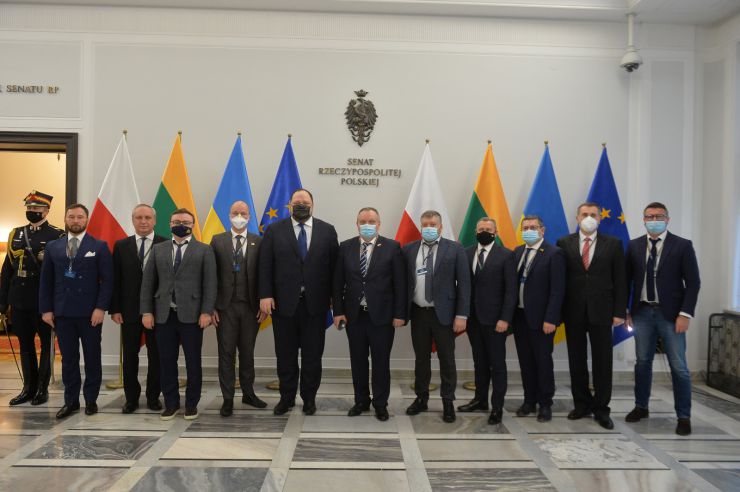 Робочий візит Голови Верховної Ради України Руслана Стефанчука до Республіки Польща з метою участі у XI Сесії Міжпарламентської Асамблеї Верховної Ради України, Сейму i Сенату Республіки Польща nа Сеймасу Литовської Республіки.
Перехід Голови Верховної Ради України Руслана Стефанчука  до кабінету Маршалка Сенату РП Томаша Гродзького для короткої вітальної розмови. 
Спільний перехід Голови Верховної Ради України Руслана Стефанчука, Голови Сеймасу Литовської Республіки Вікторія Чміліте-Нільсен та Маршалка Сенату Республіки Польща проф.  Томаша Гродзького до місця проведення засідання Міжпарламентської асамблеї (зала пленарних засідань Сенату РП). 
Відкриття XI сесії Міжпарламентської асамблеї Верховної Ради України, Сейму і Сенату Республіки Польща та Сеймасу Литовської Республіки.
 Вітальне слово Маршалка Сенату РП проф. Томаша Гродзького.
 Вітальне слово Голови Сеймасу Литовської Республіки Вікторія Чміліте-Нільсен. 
Вітальне слово Голови Верховної Ради України Р.Стефанчука Спільне фотографування голів парламентів України, Польщі та Литви
