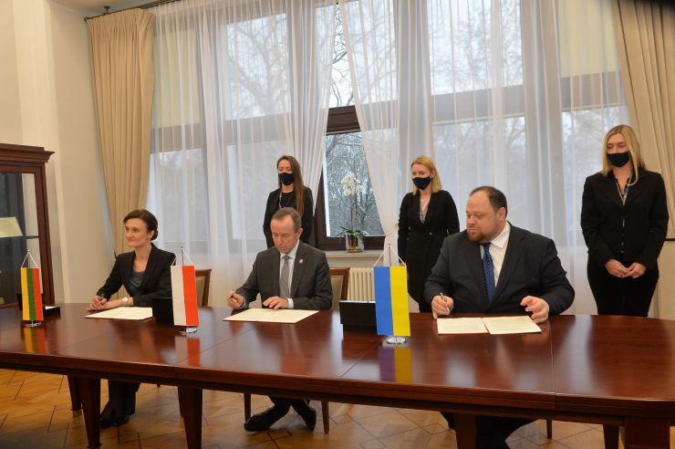 м. Варшава, Польща.
Робочий візит Голови Верховної Ради України Руслана Стефанчука до Республіки Польща з метою участі у XI Сесії Міжпарламентської Асамблеї Верховної Ради України, Сейму i Сенату Республіки Польща nа Сеймасу Литовської Республіки.
Продовження пленарної сесії Міжпарламентської асамблеї Верховної Ради України, Сейму і Сенату Республіки Польща та Сеймасу Литовської Республіки (зала пленарних засідань Сенату РП)
Підписання заключного документа (кабінет Маршалка Сенату РП) 

