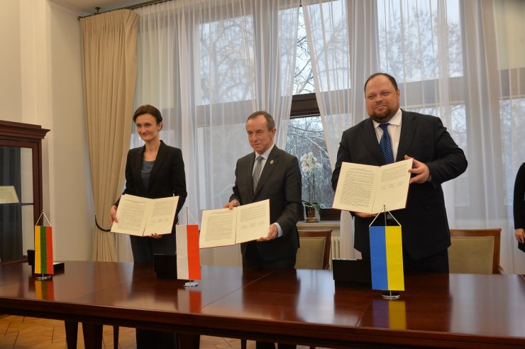 м. Варшава, Польща.
Робочий візит Голови Верховної Ради України Руслана Стефанчука до Республіки Польща з метою участі у XI Сесії Міжпарламентської Асамблеї Верховної Ради України, Сейму i Сенату Республіки Польща nа Сеймасу Литовської Республіки.
Продовження пленарної сесії Міжпарламентської асамблеї Верховної Ради України, Сейму і Сенату Республіки Польща та Сеймасу Литовської Республіки (зала пленарних засідань Сенату РП)
Підписання заключного документа (кабінет Маршалка Сенату РП) 
