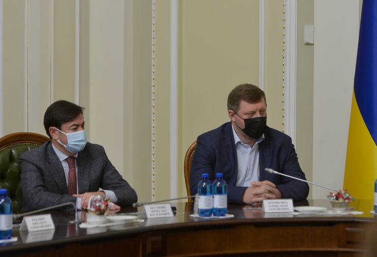 Урочисті заходи до Дня місцевого самоврядування за участю Голови Верховної Ради України Руслана Стефанчука.
В Урочистих заходах до Дня місцевого самоврядування взяли участь: перший заступник Голови Верховної Ради Олександр Корнієнко,  заступник Голови Верховної Ради Олена Кондратюк , голови профільних комітетів Верховної Ради України, представники Офісу Президента України та Уряду, керівництво Апарату Верховної Ради України, голови всеукраїнських асоціацій органів місцевого самоврядування, посадові особи  місцевого самоврядування та депутати місцевих рад, які представлені до нагородження відзнаками Верховної Ради України.
Штучний
