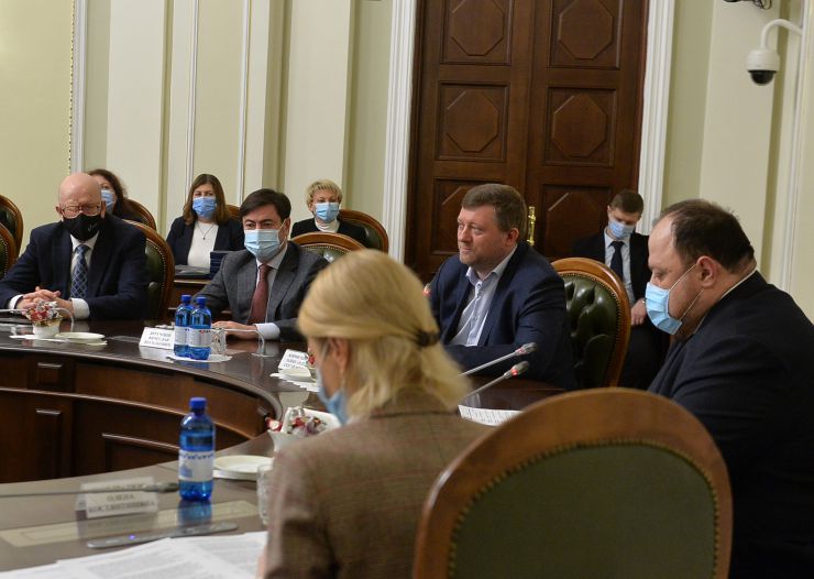 Урочисті заходи до Дня місцевого самоврядування за участю Голови Верховної Ради України Руслана Стефанчука.
В Урочистих заходах до Дня місцевого самоврядування взяли участь: перший заступник Голови Верховної Ради Олександр Корнієнко,  заступник Голови Верховної Ради Олена Кондратюк , голови профільних комітетів Верховної Ради України, представники Офісу Президента України та Уряду, керівництво Апарату Верховної Ради України, голови всеукраїнських асоціацій органів місцевого самоврядування, посадові особи  місцевого самоврядування та депутати місцевих рад, які представлені до нагородження відзнаками Верховної Ради України.
Теплюк, Штучний
