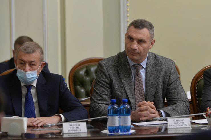 Урочисті заходи до Дня місцевого самоврядування за участю Голови Верховної Ради України Руслана Стефанчука.
В Урочистих заходах до Дня місцевого самоврядування взяли участь: перший заступник Голови Верховної Ради Олександр Корнієнко,  заступник Голови Верховної Ради Олена Кондратюк , голови профільних комітетів Верховної Ради України, представники Офісу Президента України та Уряду, керівництво Апарату Верховної Ради України, голови всеукраїнських асоціацій органів місцевого самоврядування, посадові особи  місцевого самоврядування та депутати місцевих рад, які представлені до нагородження відзнаками Верховної Ради України.
Чернов , Кличко
