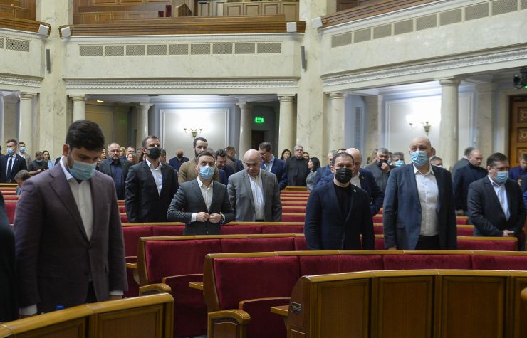 Пленарне засідання Верховної Ради України.

Голова Верховної Ради України Руслан Стефанчук відкрив пленарне засідання. 
Руслан Стефанчук зазначив, що сьогодні - День вшанування учасників ліквідації наслідків аварії на ЧАЕС.
Народні депутати хвилиною мовчання вшанували пам’ять загиблих ліквідаторів та жертв Чорнобильської трагедії.  

Прийнято Закон 