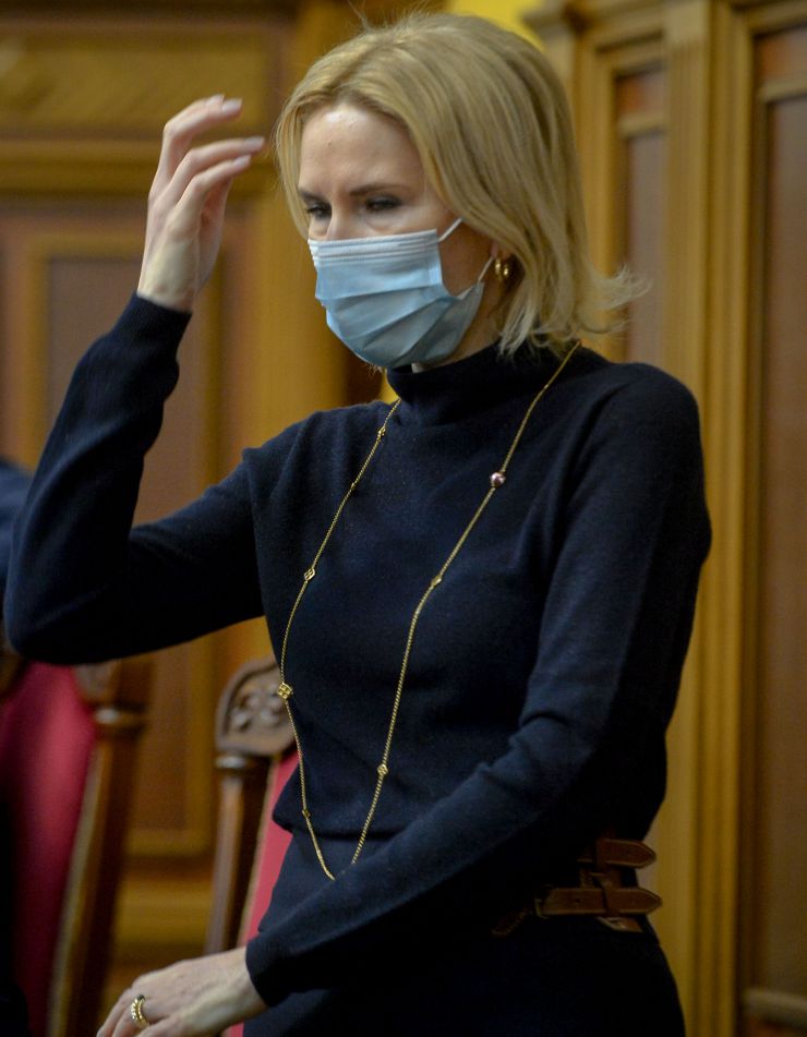 Пленарне засідання Верховної Ради України.

Голова Верховної Ради України Руслан Стефанчук відкрив пленарне засідання. 
Руслан Стефанчук зазначив, що сьогодні - День вшанування учасників ліквідації наслідків аварії на ЧАЕС.
Народні депутати хвилиною мовчання вшанували пам’ять загиблих ліквідаторів та жертв Чорнобильської трагедії.  

Прийнято Закон 
