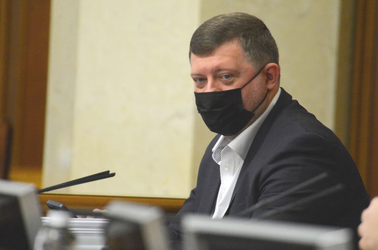 Пленарне засідання Верховної Ради України.

Голова Верховної Ради України Руслан Стефанчук відкрив пленарне засідання.

Народні депутати розглянули питання про призначення членів Національної ради України з питань телебачення і радіомовлення на три вакантні посади за квотою Верховної Ради України.
Голова Комітету з питань гуманітарної та інформаційної політики Микита Потураєв у виступі повідомив, що Комітет розглянув на своєму засіданні результати конкурсу про відбір кандидатів на заміщення трьох вакантних посад за квотою Верховної Ради України і рекомендує провести рейтингове голосування щодо 13 кандидатур.
На вакантні посади членів Національної ради України з питань телебачення і радіомовлення призначено Олександра Бурмакіна, Ольгу Герасим’юк і Олега Черниша.
Олександр Корнієнко 

