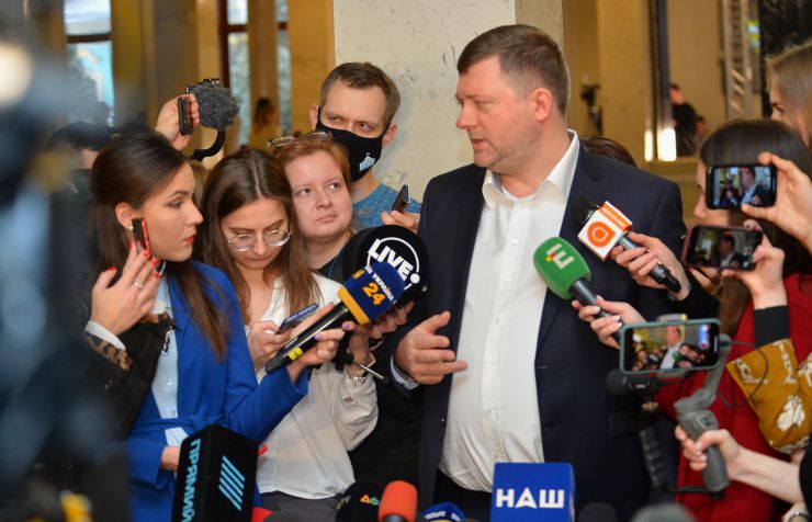 Пленарне засідання Верховної Ради України.

Голова Верховної Ради України Руслан Стефанчук відкрив пленарне засідання.

Народні депутати розглянули питання про призначення членів Національної ради України з питань телебачення і радіомовлення на три вакантні посади за квотою Верховної Ради України.
Голова Комітету з питань гуманітарної та інформаційної політики Микита Потураєв у виступі повідомив, що Комітет розглянув на своєму засіданні результати конкурсу про відбір кандидатів на заміщення трьох вакантних посад за квотою Верховної Ради України і рекомендує провести рейтингове голосування щодо 13 кандидатур.
На вакантні посади членів Національної ради України з питань телебачення і радіомовлення призначено Олександра Бурмакіна, Ольгу Герасим’юк і Олега Черниша.
Брифінг Олександра Корнієнко 
