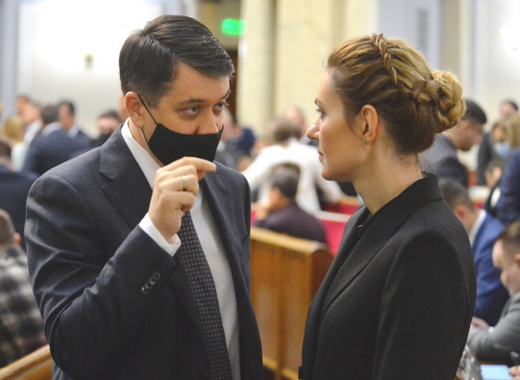 Пленарне засідання Верховної Ради України.

Голова Верховної Ради України Руслан Стефанчук відкрив пленарне засідання.

Народні депутати розглянули питання про призначення членів Національної ради України з питань телебачення і радіомовлення на три вакантні посади за квотою Верховної Ради України.
Голова Комітету з питань гуманітарної та інформаційної політики Микита Потураєв у виступі повідомив, що Комітет розглянув на своєму засіданні результати конкурсу про відбір кандидатів на заміщення трьох вакантних посад за квотою Верховної Ради України і рекомендує провести рейтингове голосування щодо 13 кандидатур.
На вакантні посади членів Національної ради України з питань телебачення і радіомовлення призначено Олександра Бурмакіна, Ольгу Герасим’юк і Олега Черниша.
Дмитро Разумков поз. Ольга Скороход ЗА
