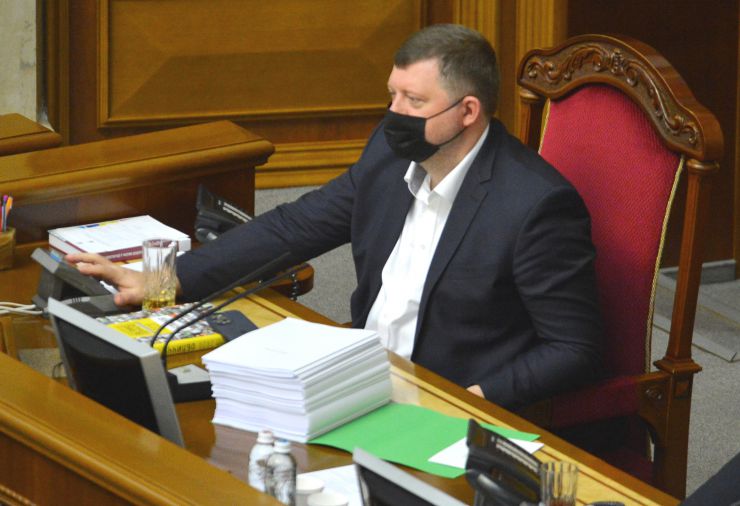 Пленарне засідання Верховної Ради України.

Голова Верховної Ради України Руслан Стефанчук відкрив пленарне засідання.

Народні депутати розглянули питання про призначення членів Національної ради України з питань телебачення і радіомовлення на три вакантні посади за квотою Верховної Ради України.
Голова Комітету з питань гуманітарної та інформаційної політики Микита Потураєв у виступі повідомив, що Комітет розглянув на своєму засіданні результати конкурсу про відбір кандидатів на заміщення трьох вакантних посад за квотою Верховної Ради України і рекомендує провести рейтингове голосування щодо 13 кандидатур.
На вакантні посади членів Національної ради України з питань телебачення і радіомовлення призначено Олександра Бурмакіна, Ольгу Герасим’юк і Олега Черниша.
Олександр Корнієнко 

