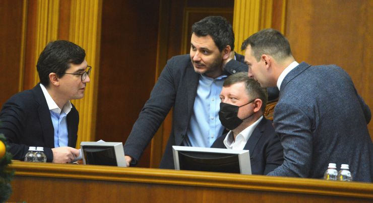 Пленарне засідання Верховної Ради України.

Голова Верховної Ради України Руслан Стефанчук відкрив пленарне засідання.

Народні депутати розглянули питання про призначення членів Національної ради України з питань телебачення і радіомовлення на три вакантні посади за квотою Верховної Ради України.
Голова Комітету з питань гуманітарної та інформаційної політики Микита Потураєв у виступі повідомив, що Комітет розглянув на своєму засіданні результати конкурсу про відбір кандидатів на заміщення трьох вакантних посад за квотою Верховної Ради України і рекомендує провести рейтингове голосування щодо 13 кандидатур.
На вакантні посади членів Національної ради України з питань телебачення і радіомовлення призначено Олександра Бурмакіна, Ольгу Герасим’юк і Олега Черниша.
Андрій Мотовиловець Єгор Чернєв Олександр Корнієнко Ярослав Железняк ГОЛОС 
