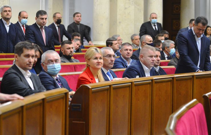Пленарне засідання Верховної Ради України.

Голова Верховної Ради України Руслан Стефанчук відкрив пленарне засідання.

Народні депутати розглянули питання про призначення членів Національної ради України з питань телебачення і радіомовлення на три вакантні посади за квотою Верховної Ради України.
Голова Комітету з питань гуманітарної та інформаційної політики Микита Потураєв у виступі повідомив, що Комітет розглянув на своєму засіданні результати конкурсу про відбір кандидатів на заміщення трьох вакантних посад за квотою Верховної Ради України і рекомендує провести рейтингове голосування щодо 13 кандидатур.
На вакантні посади членів Національної ради України з питань телебачення і радіомовлення призначено Олександра Бурмакіна, Ольгу Герасим’юк і Олега Черниша.
