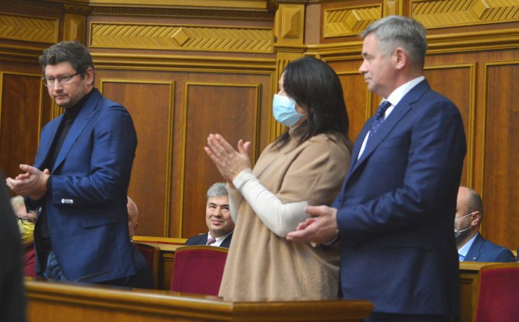 Пленарне засідання Верховної Ради України.

Голова Верховної Ради України Руслан Стефанчук відкрив пленарне засідання.

Народні депутати розглянули питання про призначення членів Національної ради України з питань телебачення і радіомовлення на три вакантні посади за квотою Верховної Ради України.
Голова Комітету з питань гуманітарної та інформаційної політики Микита Потураєв у виступі повідомив, що Комітет розглянув на своєму засіданні результати конкурсу про відбір кандидатів на заміщення трьох вакантних посад за квотою Верховної Ради України і рекомендує провести рейтингове голосування щодо 13 кандидатур.
На вакантні посади членів Національної ради України з питань телебачення і радіомовлення призначено Олександра Бурмакіна, Ольгу Герасим’юк і Олега Черниша.
Новообрані члени Нацради з питань телебачення і радіомовлення Бурмакін Олександр, Герасим'юк Ольга, Черниш Олег  (зліва направо )
