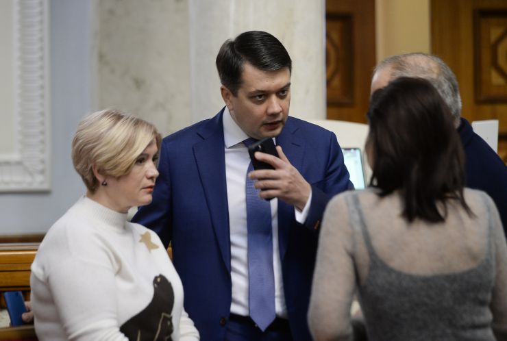 Пленарне засідання Верховної Ради України. 
 
Голова Верховної Ради України Руслан Стефанчук відкрив пленарне засідання.
Головуючий повідомив, що у засіданні беруть участь Прем’єр-міністр Денис Шмигаль та члени Кабінету Міністрів.
Руслан Стефанчук повідомив, що за пропозицією депутатських фракцій і груп народні депутати заслухають інформацію Прем'єр-міністра України про соціально-економічну ситуацію в Україні та заходи Уряду з вирішення проблемних питань.
Прийнято Закон 