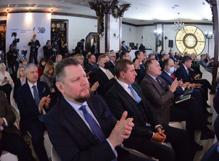 Голова Верховної Ради України Руслан Стефанчук взяв участь у Конференції Послів України «Дипломатія 30. Стратегія сильної держави», яка проходить у місті Івано-Франківськ (Конференц-зал готелю «Надія»)

Вітальне слово Міністра закордонних справ України Д.Кулеби.

Виступ Голови Верховної Ради України Р.Стефанчука в рамках об’єднаної пленарної сесії «Роль парламентської дипломатії у реалізації стратегії зовнішньополітичної діяльності України. Магістральні напрями розвитку держави».

Виступ Прем’єр-міністра України Д.Шмигаля в рамках об’єднаної пленарної сесії «Роль парламентської дипломатії у реалізації стратегії зовнішньополітичної діяльності України. Магістральні напрями розвитку держави».

