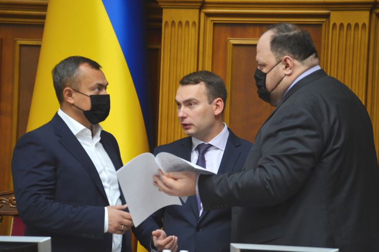 Пленарне засідання Верховної Ради України.

Голова Верховної Ради України Руслан Стефанчук відкрив пленарне засідання.
Руслан Стефанчук зазначив, що сьогодні Міжнародний день пам’яті жертв Голокосту. 
За пропозицією головуючого народні депутати хвилиною мовчання вшанували пам’ять жертв Голокосту.
Прийнято за основу проект Закону 
