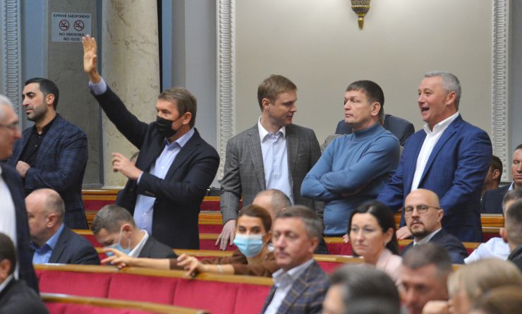 Пленарне засідання Верховної Ради України.

Голова Верховної Ради України Руслан Стефанчук відкрив пленарне засідання.
Руслан Стефанчук зазначив, що сьогодні Міжнародний день пам’яті жертв Голокосту. 
За пропозицією головуючого народні депутати хвилиною мовчання вшанували пам’ять жертв Голокосту.
Прийнято за основу проект Закону 